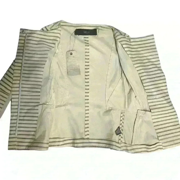 Veda 100% Leather Striped Moto Jacket. Size SP - Picture 7 of 11